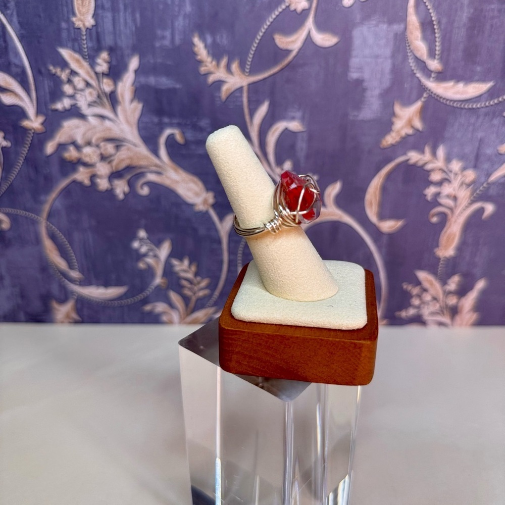 Vintage Estate Red Glass and Silver Toned Wire Ring Size 6 Lot D68 - Picture 3 of 8